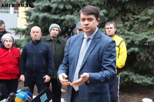 Спікер парламенту Разумков проїхався селами Київщини