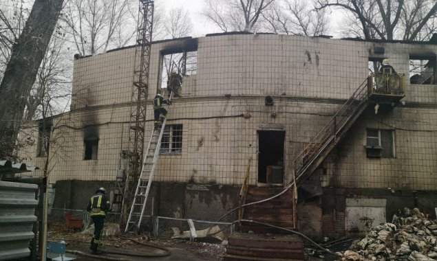 При ликвидации пожара в Деснянском районе Киева нашли тела двух человек