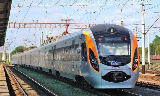 “Укрзализныця” назначила на 20 марта поезда для эвакуации украинцев из Польши