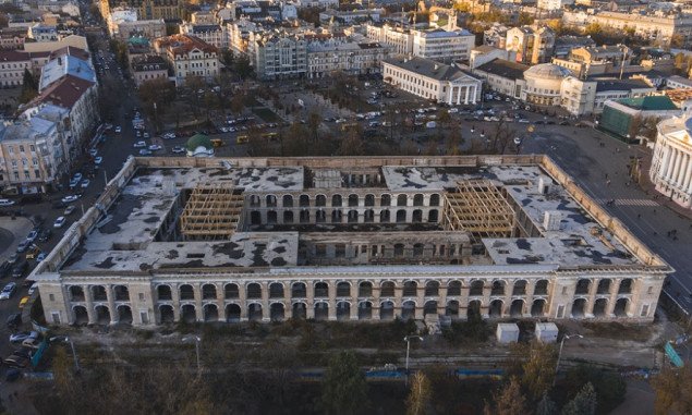 Воз и ныне там: Киевсовет принял очередное декларативное решение о возвращении Гостиного двора