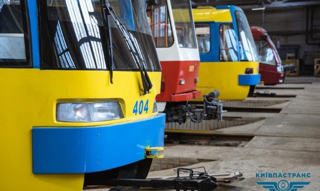 В ночь на 17 марта два трамвая на левом берегу Киева будут курсировать по сокращенному графику (расписание)