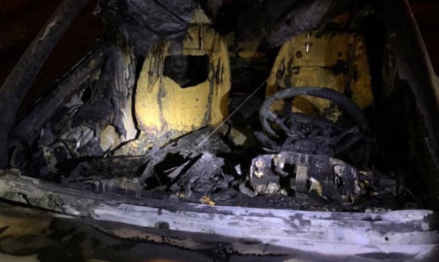 Неизвестные сожгли в Киеве машину главы Госэкоинспекции Егора Фирсова (фото)