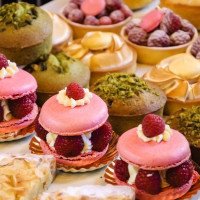 Солодощі онлайн: де замовити десерти з доставкою
