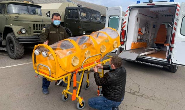 За 7 днів в Україні створили капсулу для транспортування хворих на COVID-19