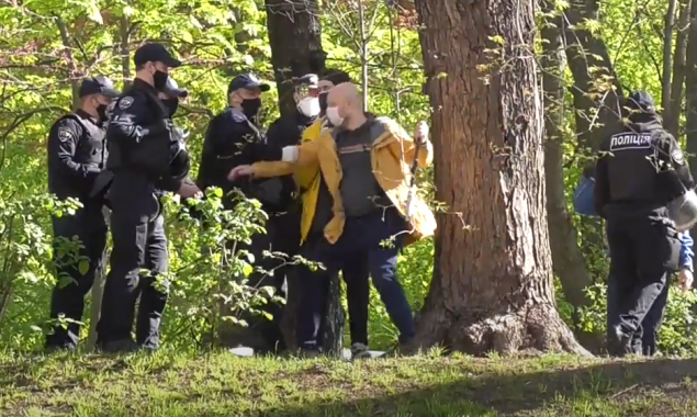 ГБР расследует применение силы в Киеве полицейскими по отношению к журналисту (видео)