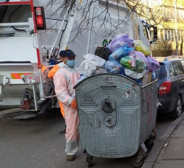 Уровень оплаты вывоза мусора в Киеве в марте по сравнению с февралем снизился на 15%