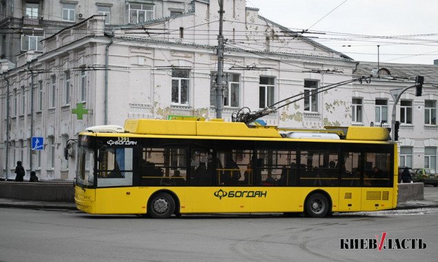 Киевские власти анонсировали запуск наземного общественного транспорта с 12:00 сегодня, 23 мая (видео)