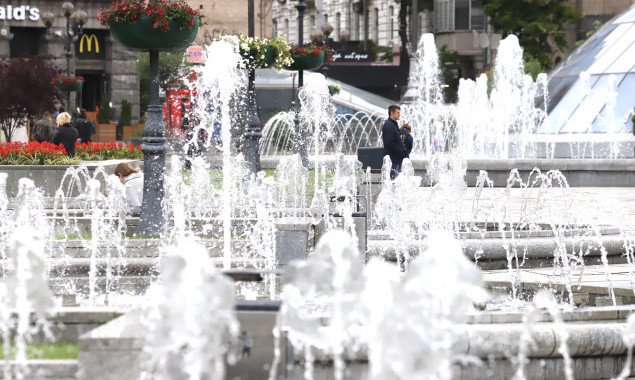 В День города Киева запустили фонтаны и провели онлайн “Пробег под каштанами” (фото)