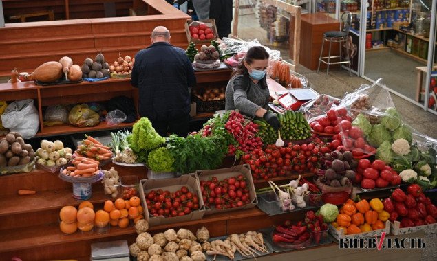 В Киеве разрешено работать уже 37 продовольственным рынкам (список)