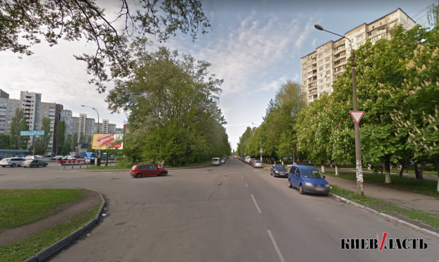 На столичных Теремках до вечера 16 июня ограничено движение транспорта на двух дорогах