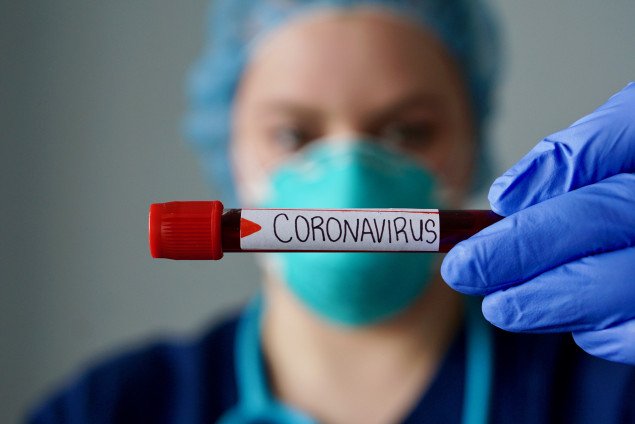В Украине за сутки диагностировано почти 1200 случаев COVID-19