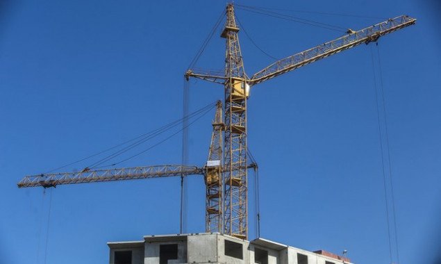 Главу строительного департамента КГГА просят перепроверить законность проектирования высотки на Оболонском проспекте