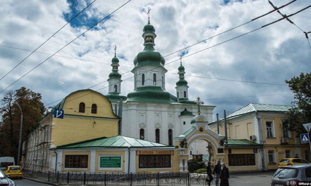 Еще один монастырь в Киеве закрылся на карантин из-за коронавируса