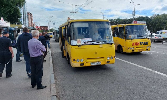 В Киеве поймали перевозчика, который работал на придуманном им самим маршруте (фото)