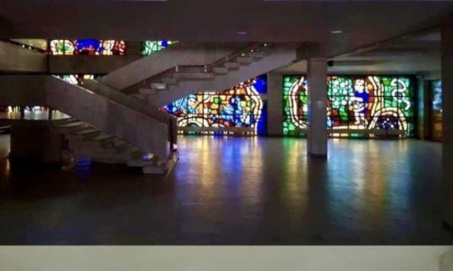 В ДК “Росава” в Белой Церкви демонтировали фрагмент уникального витража (фото)