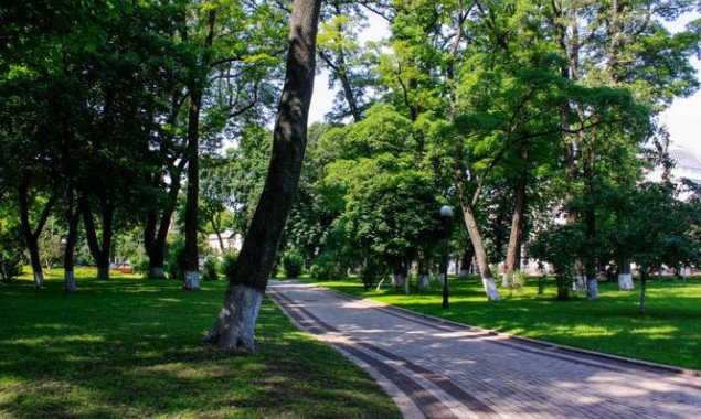 “Киевзеленстрой” почти за 25,5 млн гривен капитально отремонтирует 9 столичных скверов и парк (адреса)