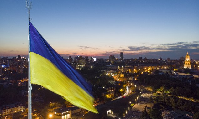 В ночь на 5 сентября в столице заменят полотнище самого большого флага Украины 