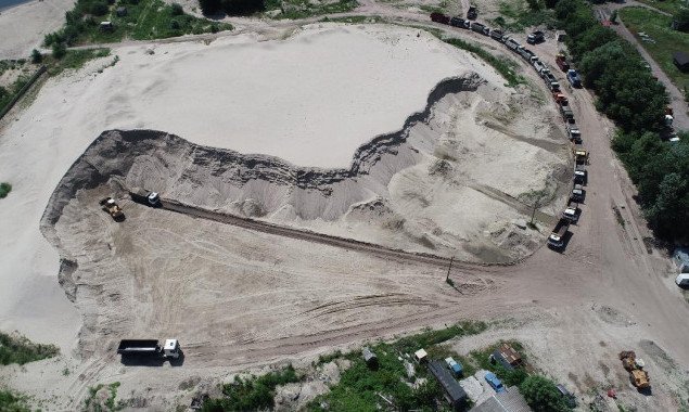 Прокуратура пытается вернуть в столичную собственность землю на берегу Днепра стоимостью более полумиллиарда гривен (фото)