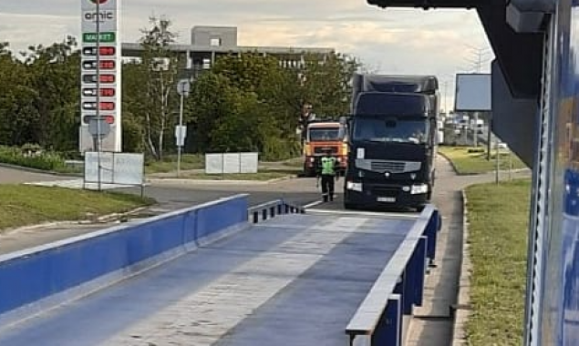 Более половины грузовиков на прошлой неделе было взвешено на одном въезде в Киев