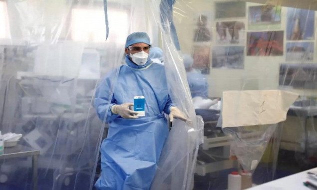 За минувшие сутки в Киеве зафиксировано 385 новых носителей коронавируса