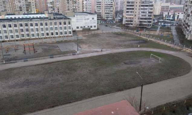 Дарницкая РГА повторно заказала реконструкцию стадиона и спортплощадок школы №62