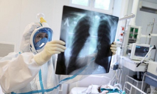 За сутки в Украине снова выявлено более 7 тысяч носителей коронавируса