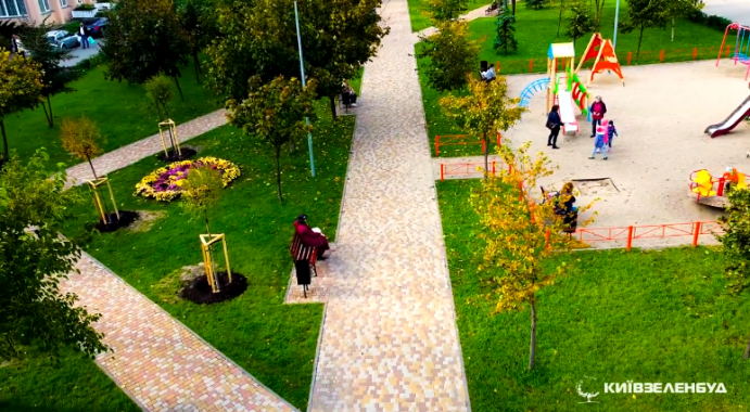 В “Киевзеленстрое” отчитались об озеленении сквера имени Кузьмы Скрябина (видео)
