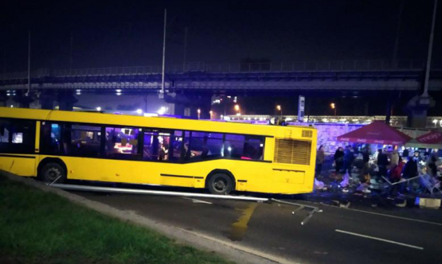 Полиция разыскивает свидетелей смертельного ДТП около метро “Выдубичи” в Киеве