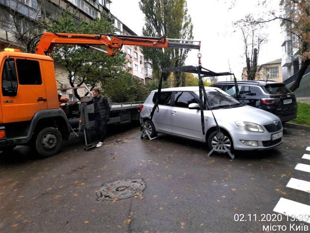 В октябре “герои парковки” пополнили бюджет Киева более чем на 2,1 млн гривен