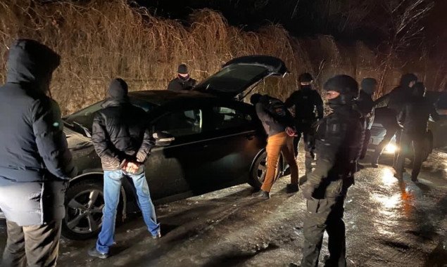 Очередных киевских полицейских задержали по подозрению в вымогательстве взятки (фото, видео)