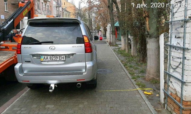 В ноябре нарушители правил парковки в Киеве заплатили штрафов на более чем 2 млн гривен