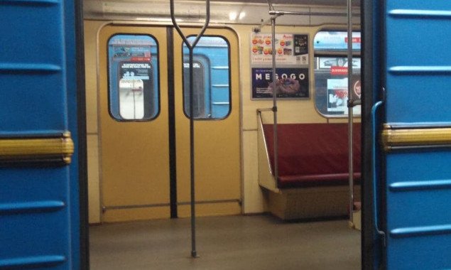 Микроволновка и гладильная доска: что пассажиры киевского метро теряли в 2020 году