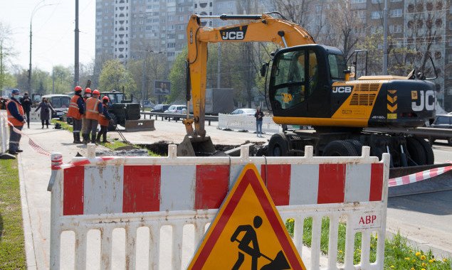 Сотрудники “Киевводоканала” в ноябре почти 150 раз раскапывали территорию для ремонта повреждений