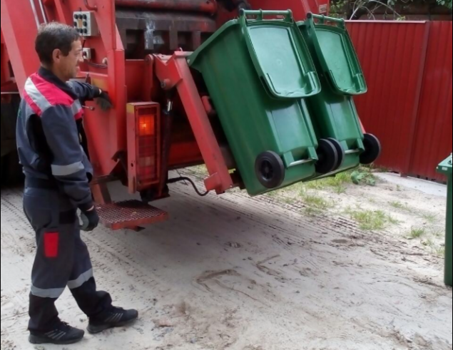Коммунальщики в 2020 году начали пилотный проект по вывозу бытовых отходов в частном секторе Киева