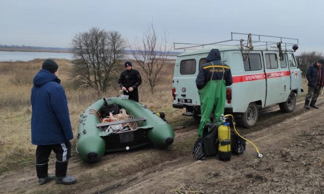Спасатели Киевщины нашли тело пропавшего два дня назад рыбака (фото, видео)