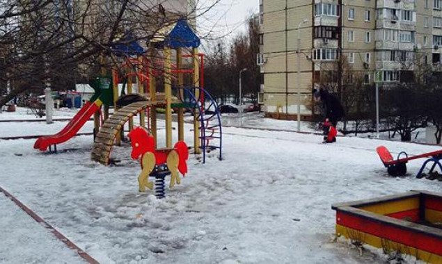 К концу 2020 года в Киеве должны были установить 23 детские площадки (адреса)