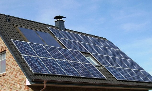 В Киеве в 2020 году частные солнечные электростанции заработали по “зеленому” тарифу почти 10 млн грн