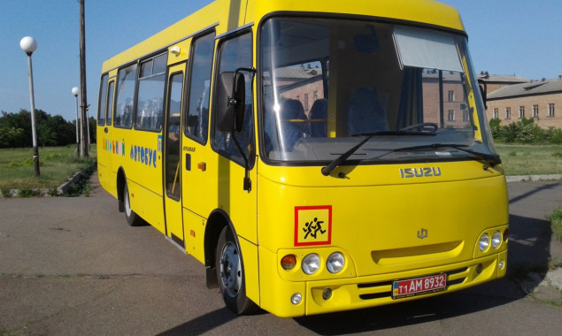 Дети из Дарницкого лесничества столицы из-за отсутствия школьного автобуса не могут добраться до учебного заведения