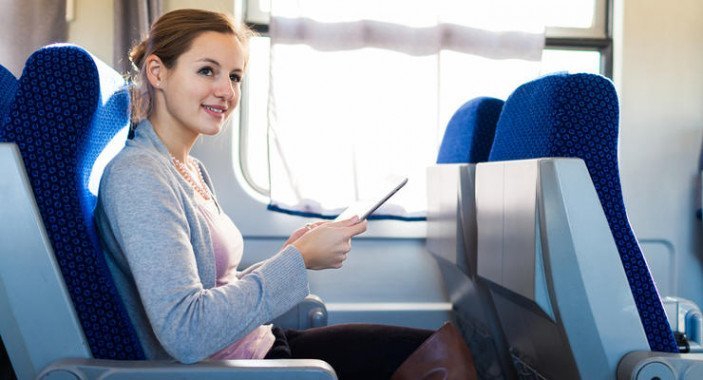 “Укрзализныця” 8 марта предоставит женщинам на борту поездов “Интерсити +” бесплатный доступ к фильмотеке