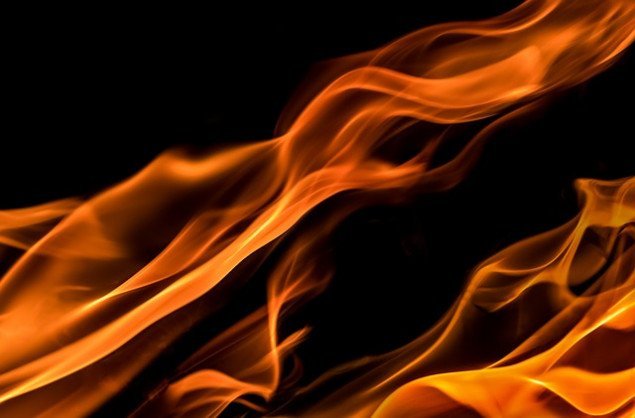В Иванковском районе в результате пожара в частном доме погиб пожилой мужчина