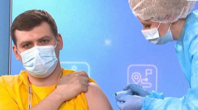 Проти COVID-19 вакцинувались заступники голови Київської ОДА