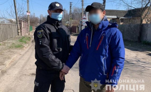 Жителю Киевщины грозит ограничение свободы сроком до 3 лет за убийство аиста (фото, видео)