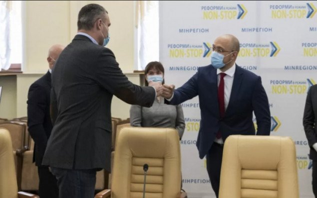 Шмыгаль предложил Кличко покинуть пост главы КГГА, если он не может справиться с эпидемической ситуацией в Киеве