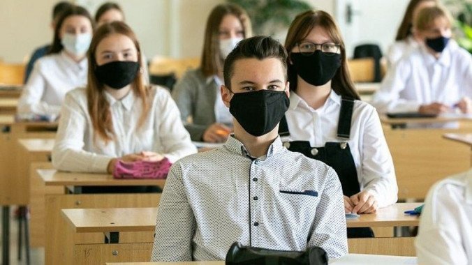 Учитывая эпидемию коронавируса, Рада разрешила выпускникам школ не проходить госаттестацию