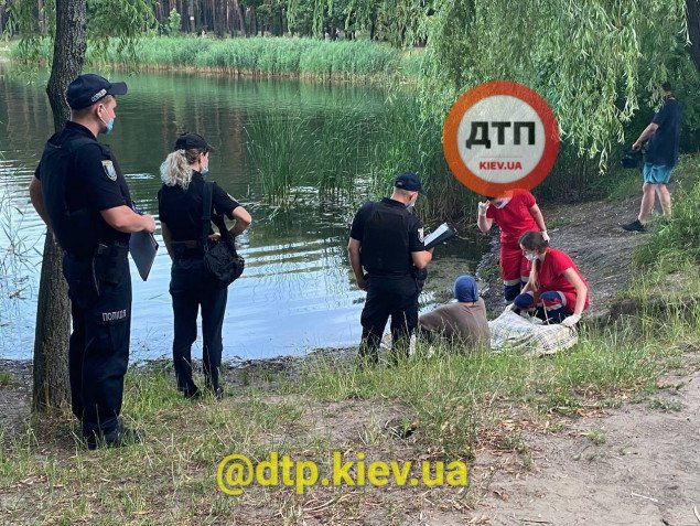 В озере в парке “Партизанской славы” утонул мужчина