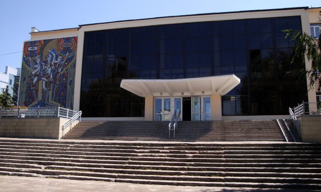 У Василькові реконструюють площу перед будинком культури та облаштують скейт-парк