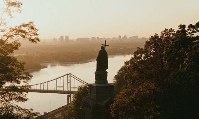 Завтра в связи с празднованием 1033-летия Крещения Руси будут ограничивать движение транспорта в центре Киева (схема объезда)