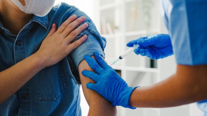 Майже 100 тисяч жителів Київщини вже отримали по дві дози вакцини від COVID-19