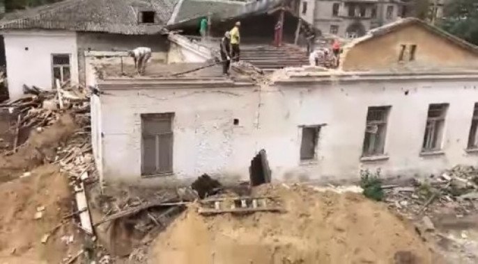 Партнеры Негрича разрушают киевскую старинную усадьбу Барбана (видео)