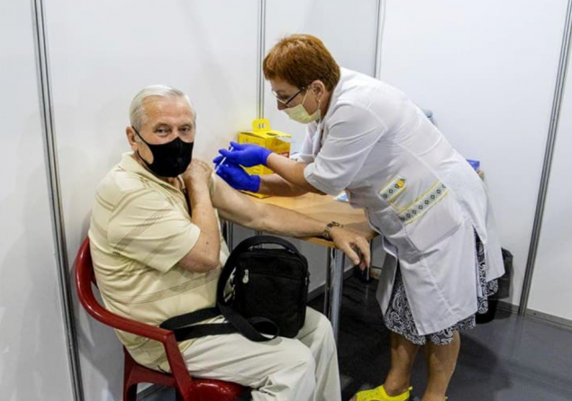 За сутки в Украине вакцинировали более 166 тысяч человек